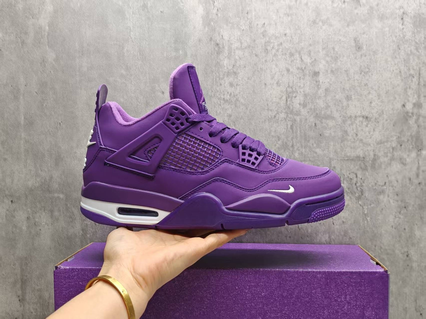 Air Jordan 4 "Lightning"