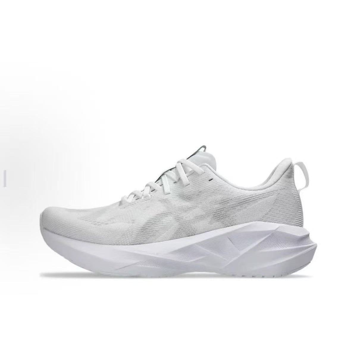 NovaBlast 5: Grey/White - Engineered for the Daily Pursuit