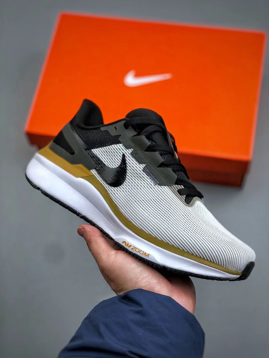 Nike Zoom Sneaker in Grey/Yellow: Industrial Spark