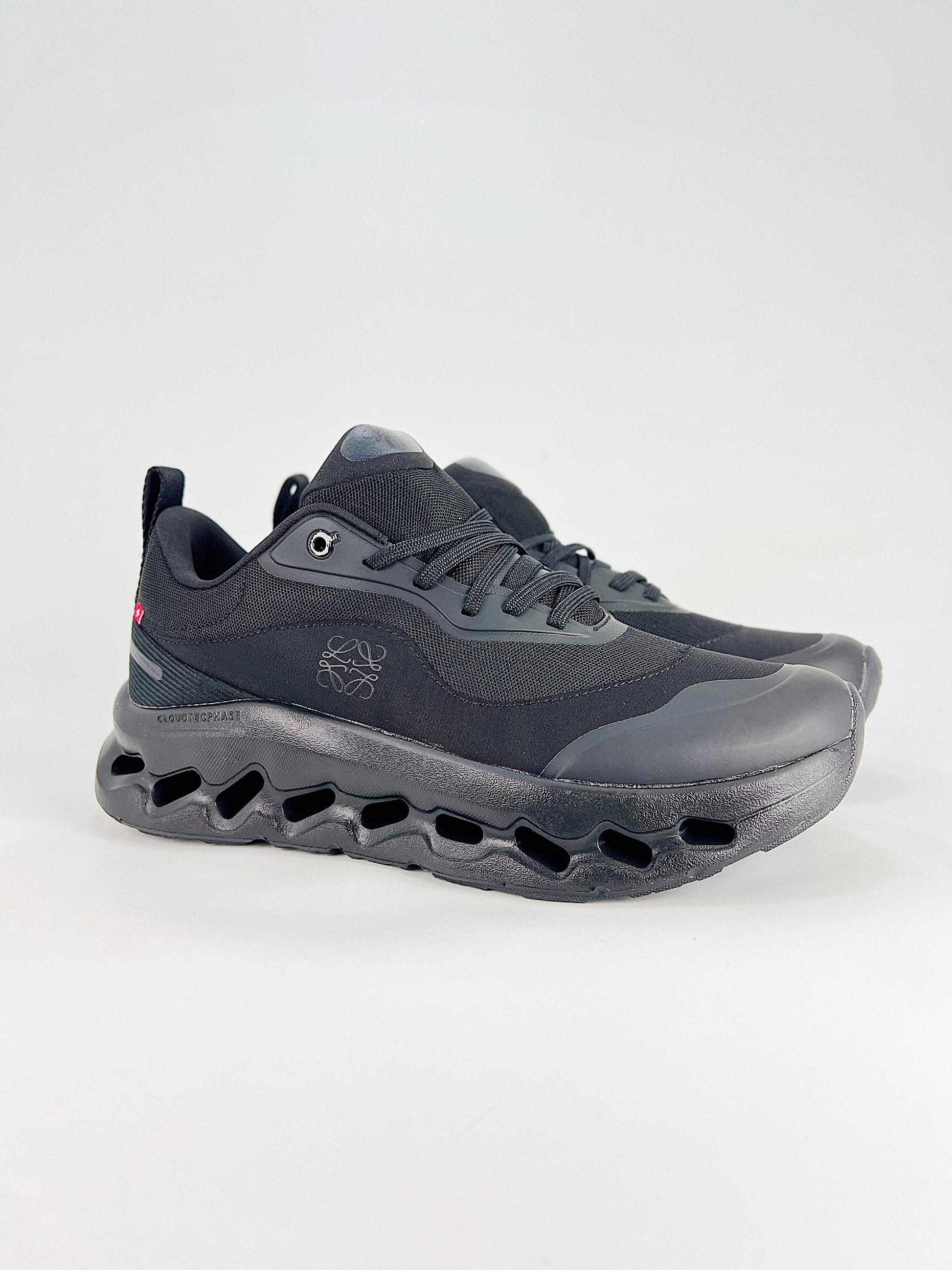 On Low-Top in Black: Urban Stealth