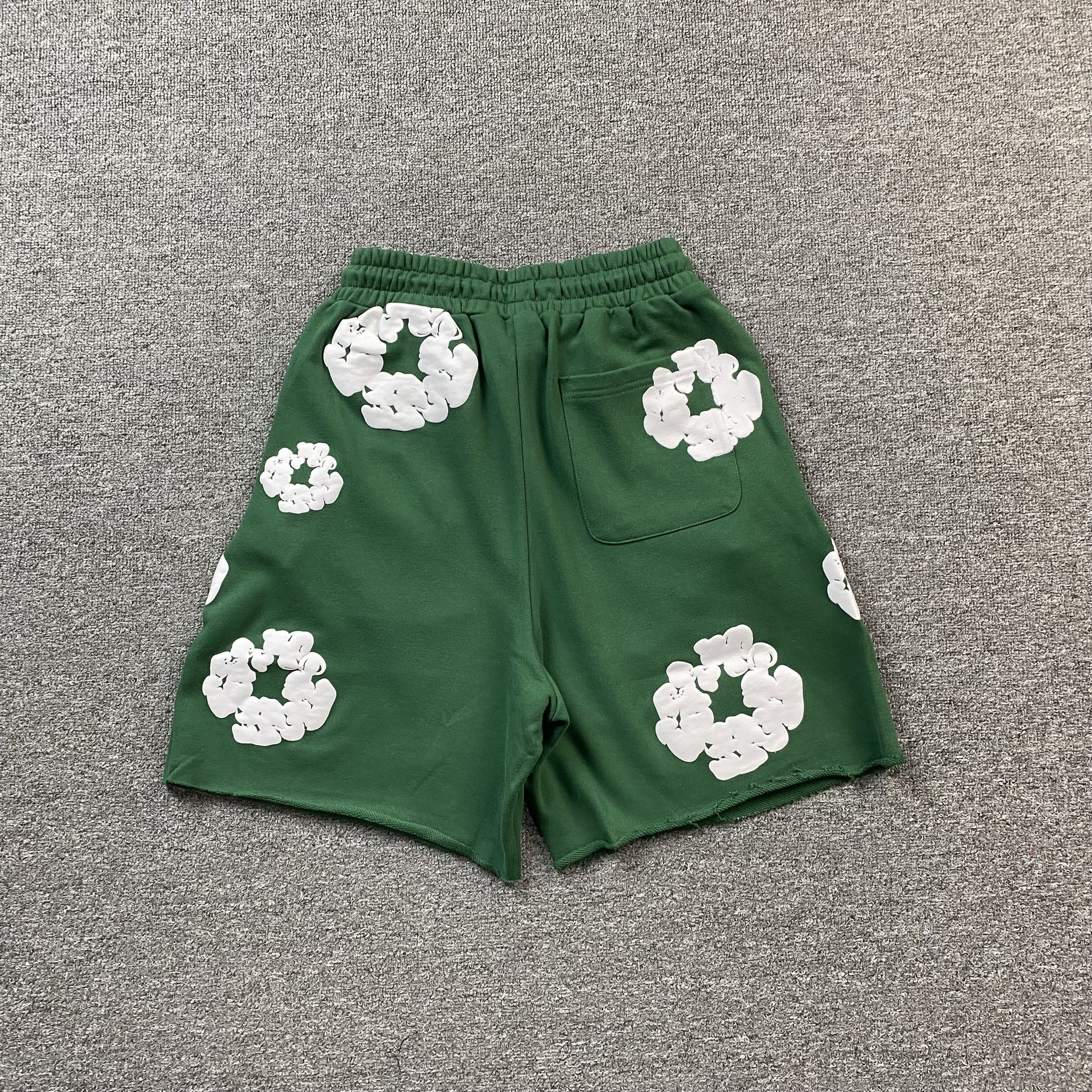 DENIM TEARS COTTON WREATH SHORTS GREEN - Prime Reps