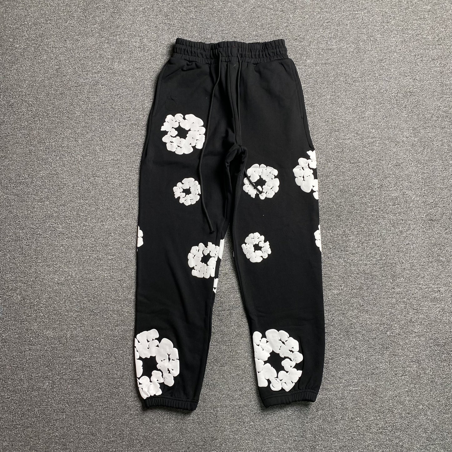 DENIM TEARS COTTON WREATH SWEATPANTS BLACK - Prime Reps