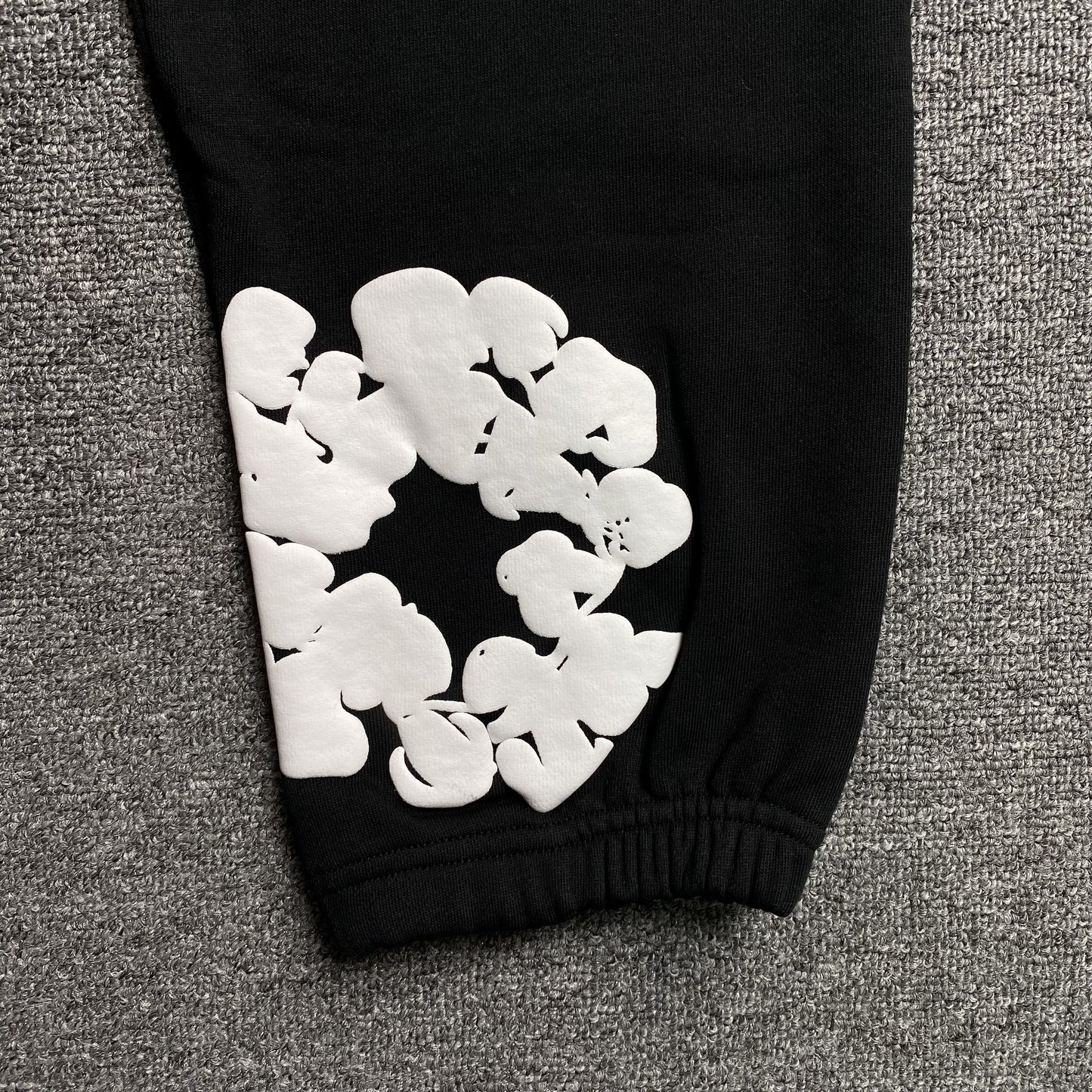 DENIM TEARS COTTON WREATH SWEATPANTS BLACK - Prime Reps