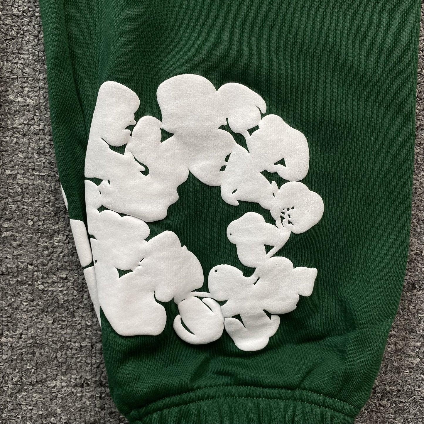 DENIM TEARS COTTON WREATH SWEATPANTS GREEN - Prime Reps
