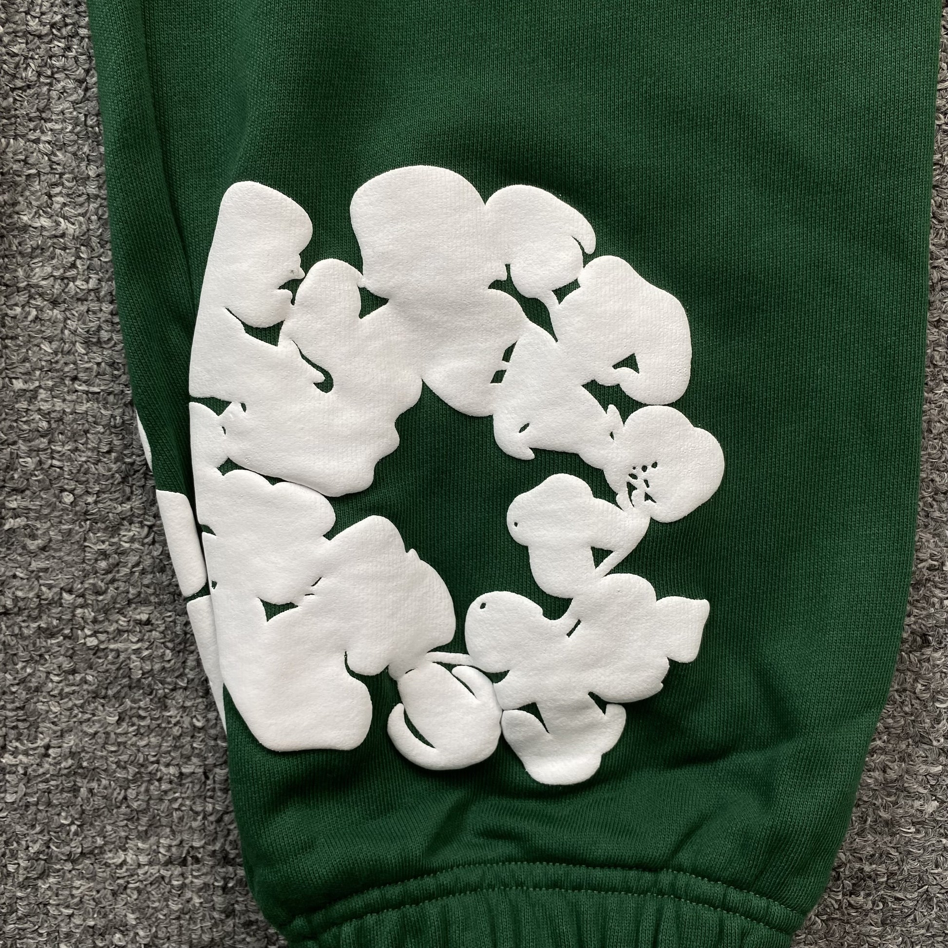 DENIM TEARS COTTON WREATH SWEATPANTS GREEN - Prime Reps