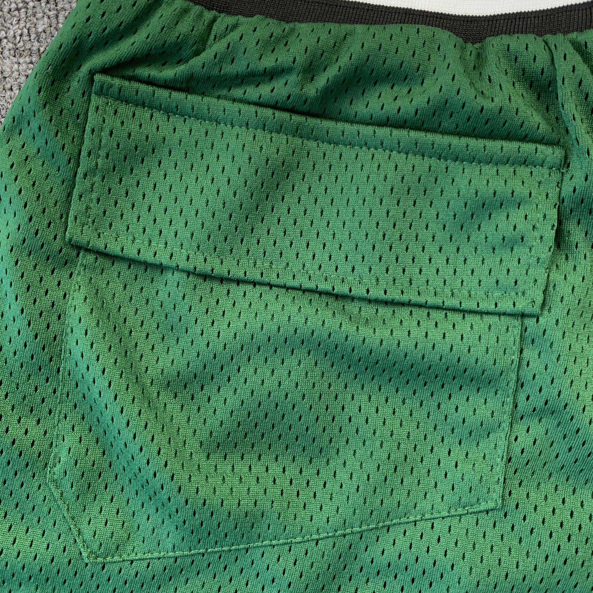RHUDE COURT LOGO SHORTS GREEN - Prime Reps