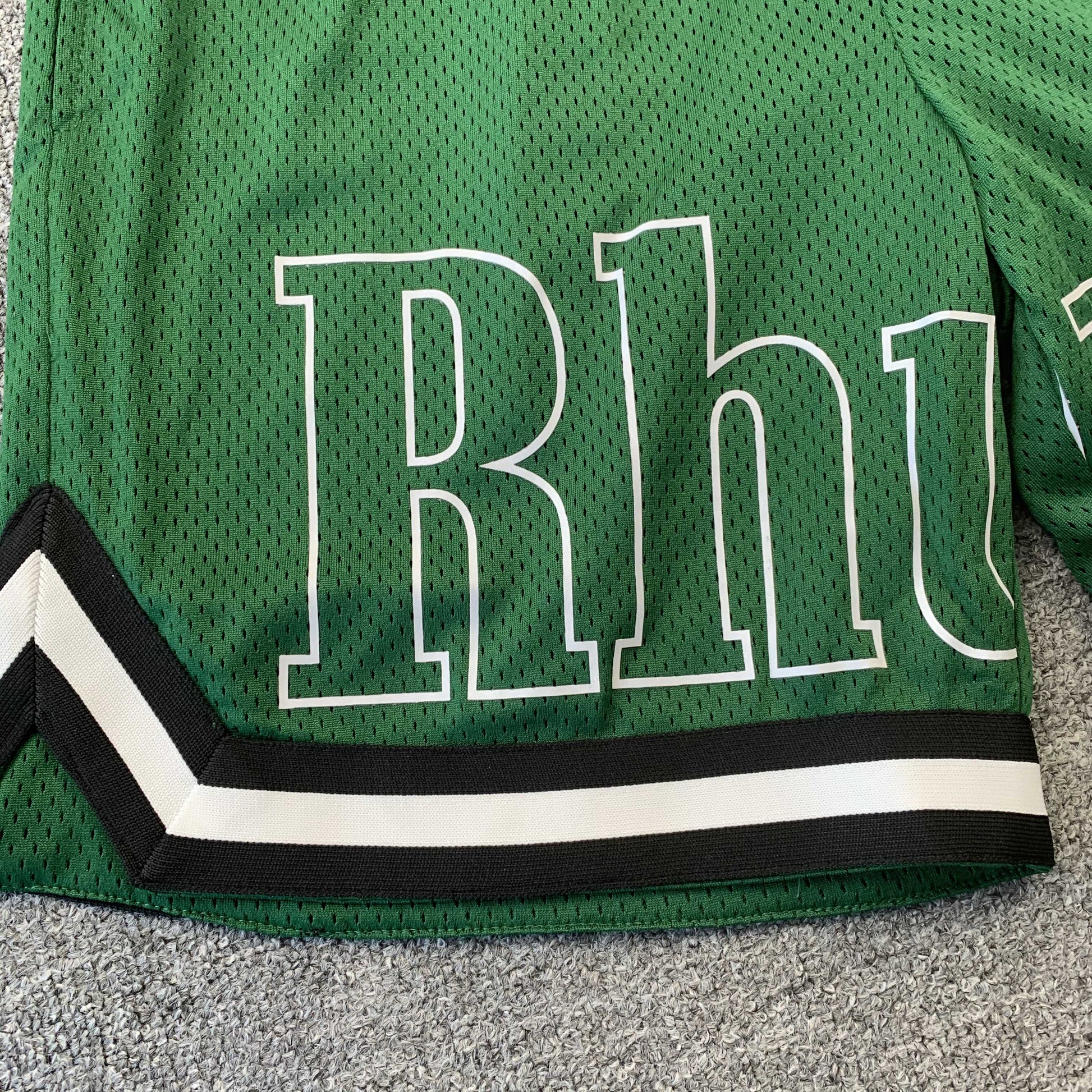 RHUDE COURT LOGO SHORTS GREEN - Prime Reps