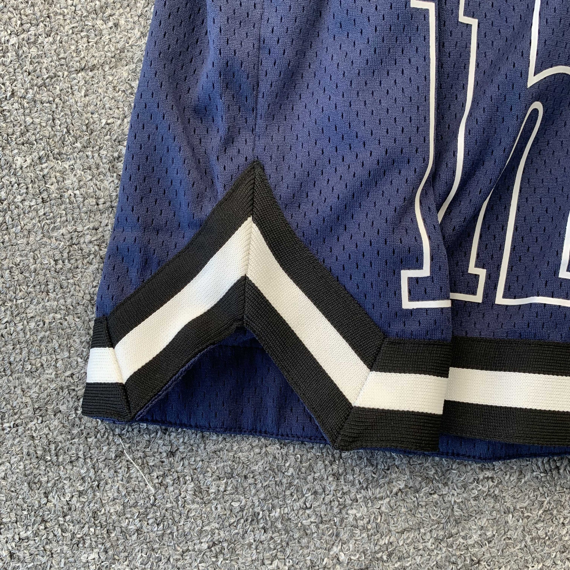 RHUDE COURT LOGO SHORTS NAVY - Prime Reps