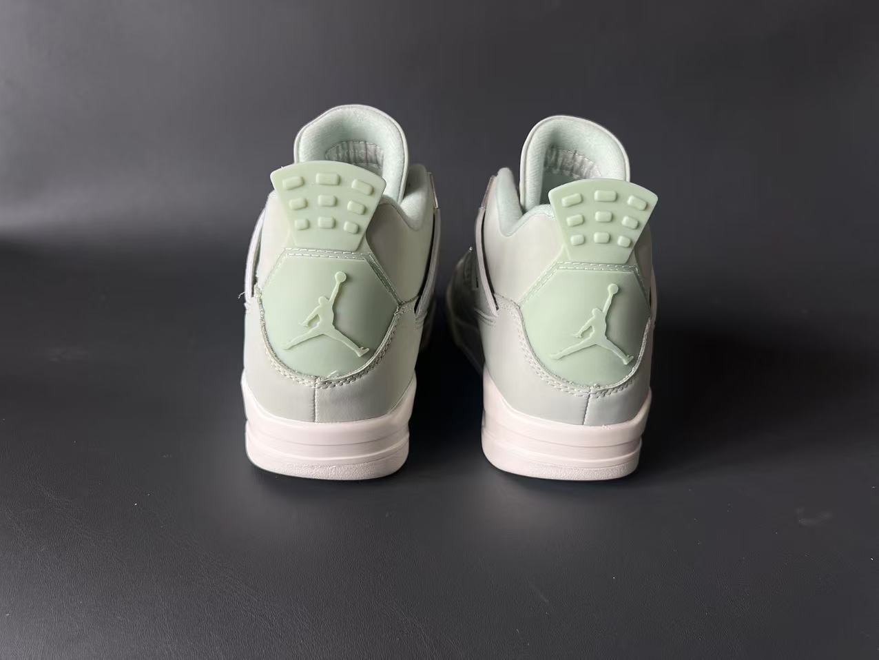 Air Jordan 4 Retro 'Green Glow'